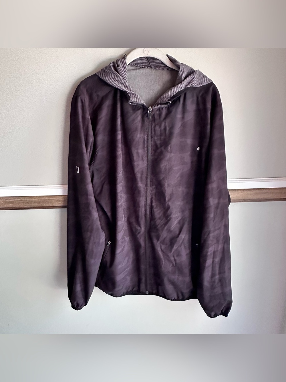 Vuori Outdoor Trainer Shell Jacket Hooded Black Camo Full Zip